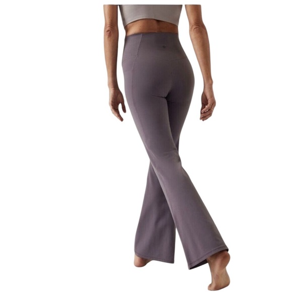 ATHLETA Salutation Stash Pocket Flare Pant in lavender - Picture 5 of 15